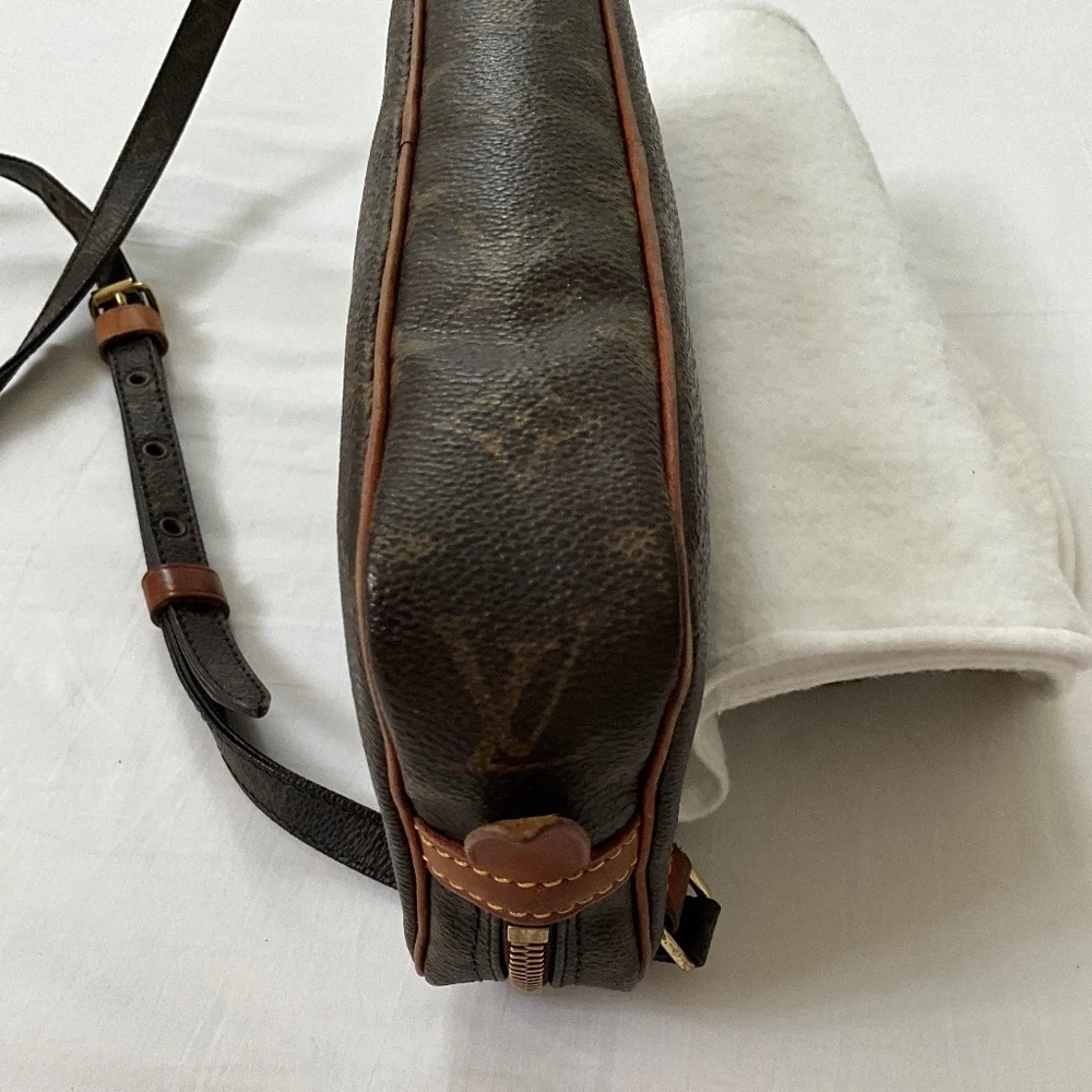 Louis Vuitton excellent pre